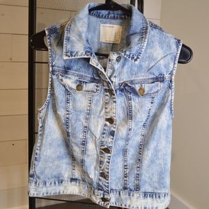 Jean Vest